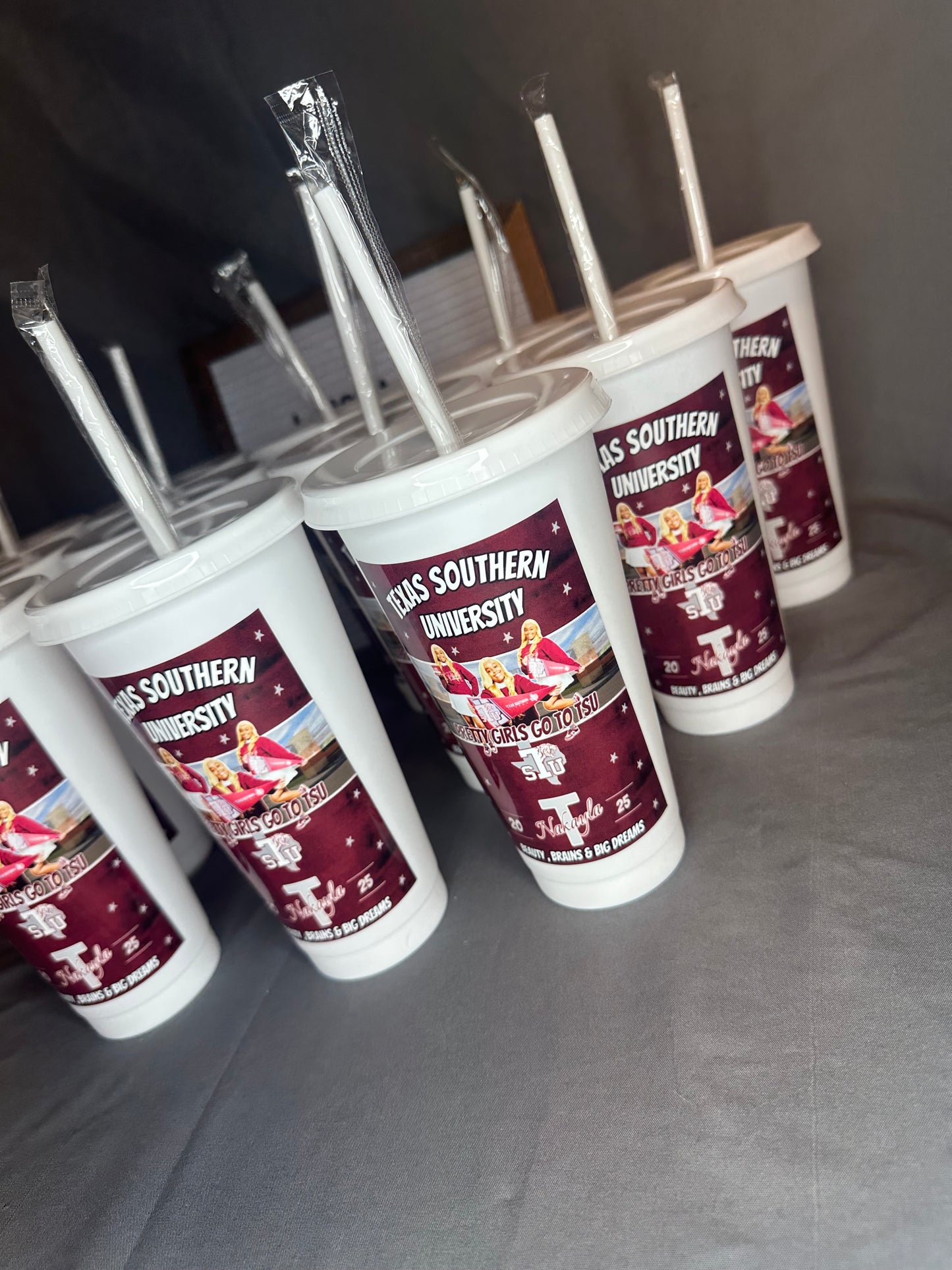 Reusable cups with lid and straw (12 count)